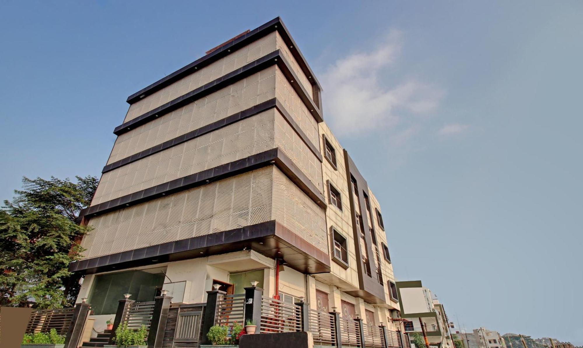Treebo Silver Grand New Agreement Lucknow Extérieur photo
