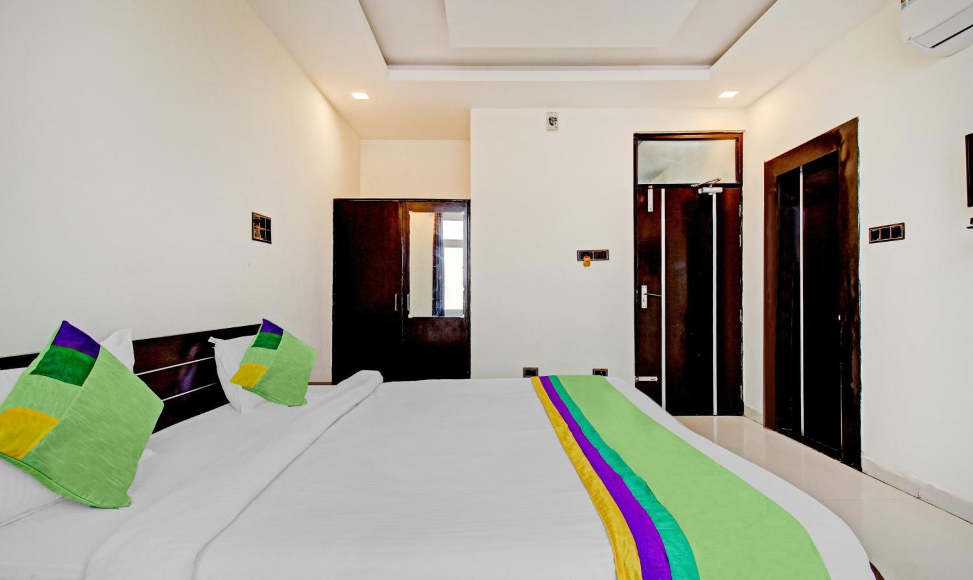 Treebo Silver Grand New Agreement Lucknow Extérieur photo